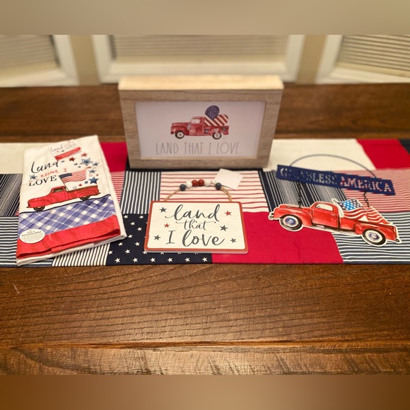 Rae Dunn Land That I Love July 4th Sign, Land That I Love Towel & Wall Signs - Picture 2 of 16